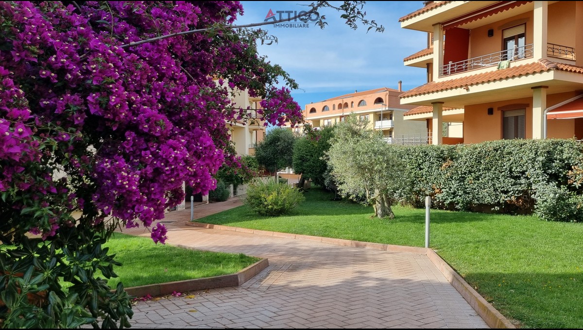 Bilocale come nuovo con giardino e veranda in zona residenziale di recente costruzione, Via Carrabuffas 66, Alghero, Sardegna.